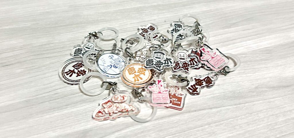 飲食店オリジナルアクリルチャーム制作事例｜居酒屋「唐変木」